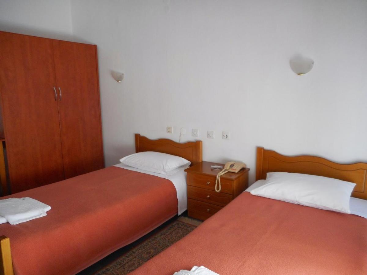 Parissas Hotel Tsotílion Екстериор снимка