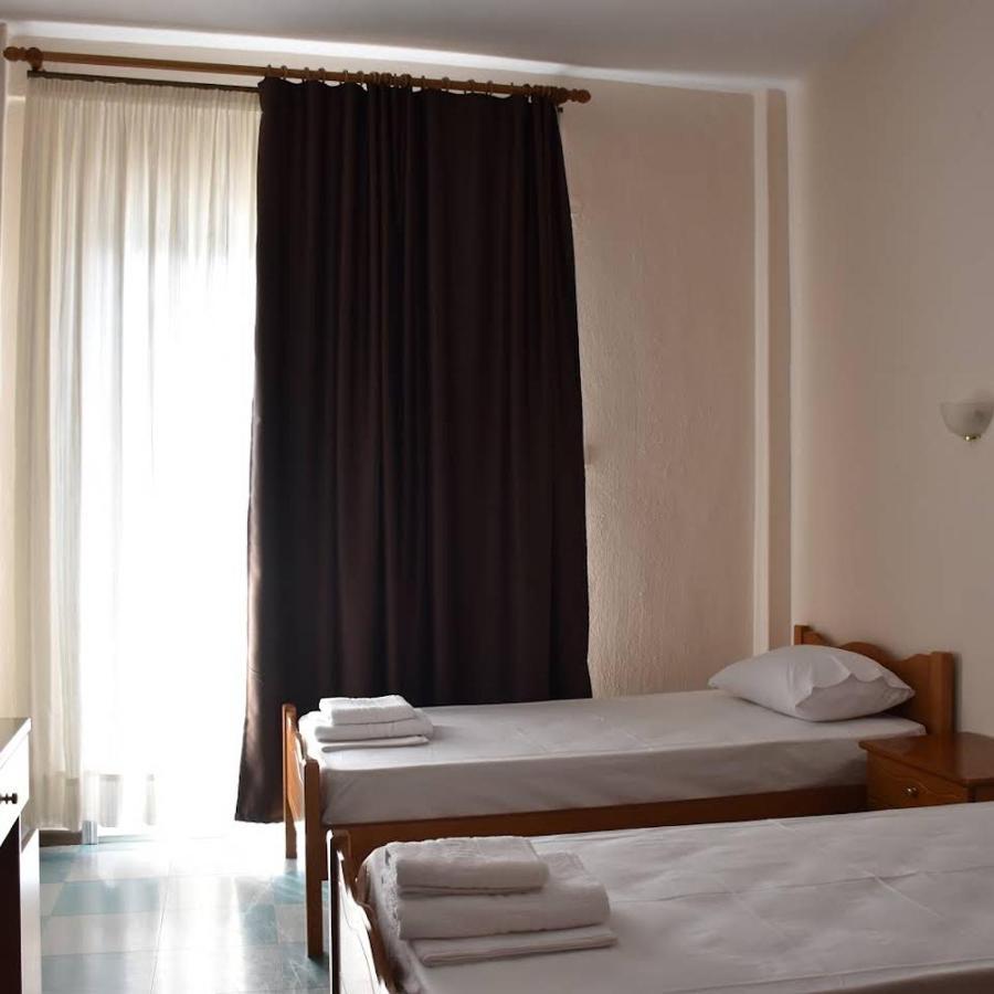 Parissas Hotel Tsotílion Екстериор снимка