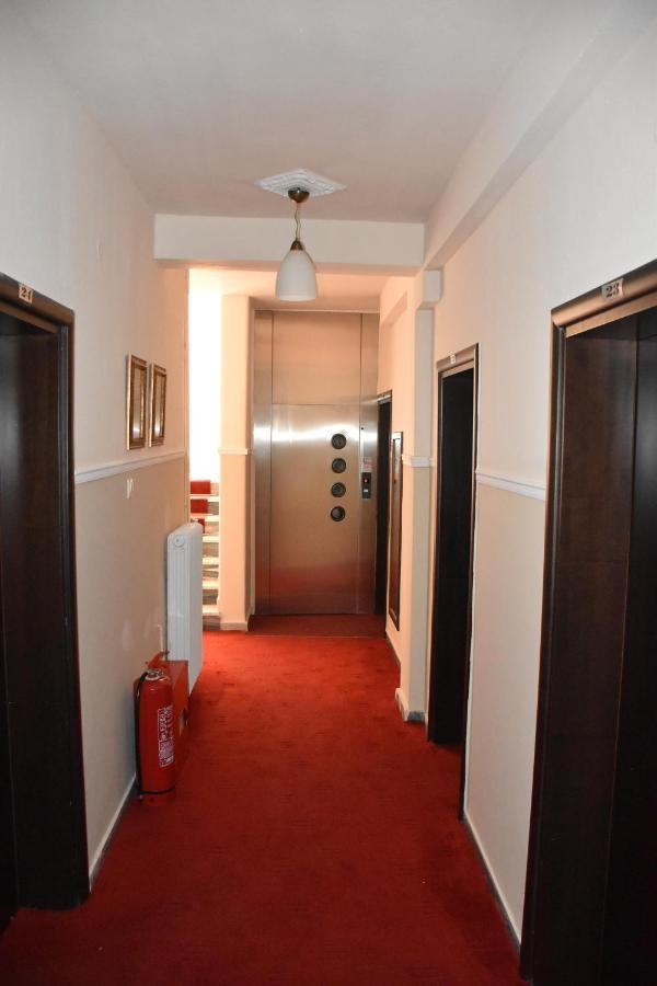 Parissas Hotel Tsotílion Екстериор снимка