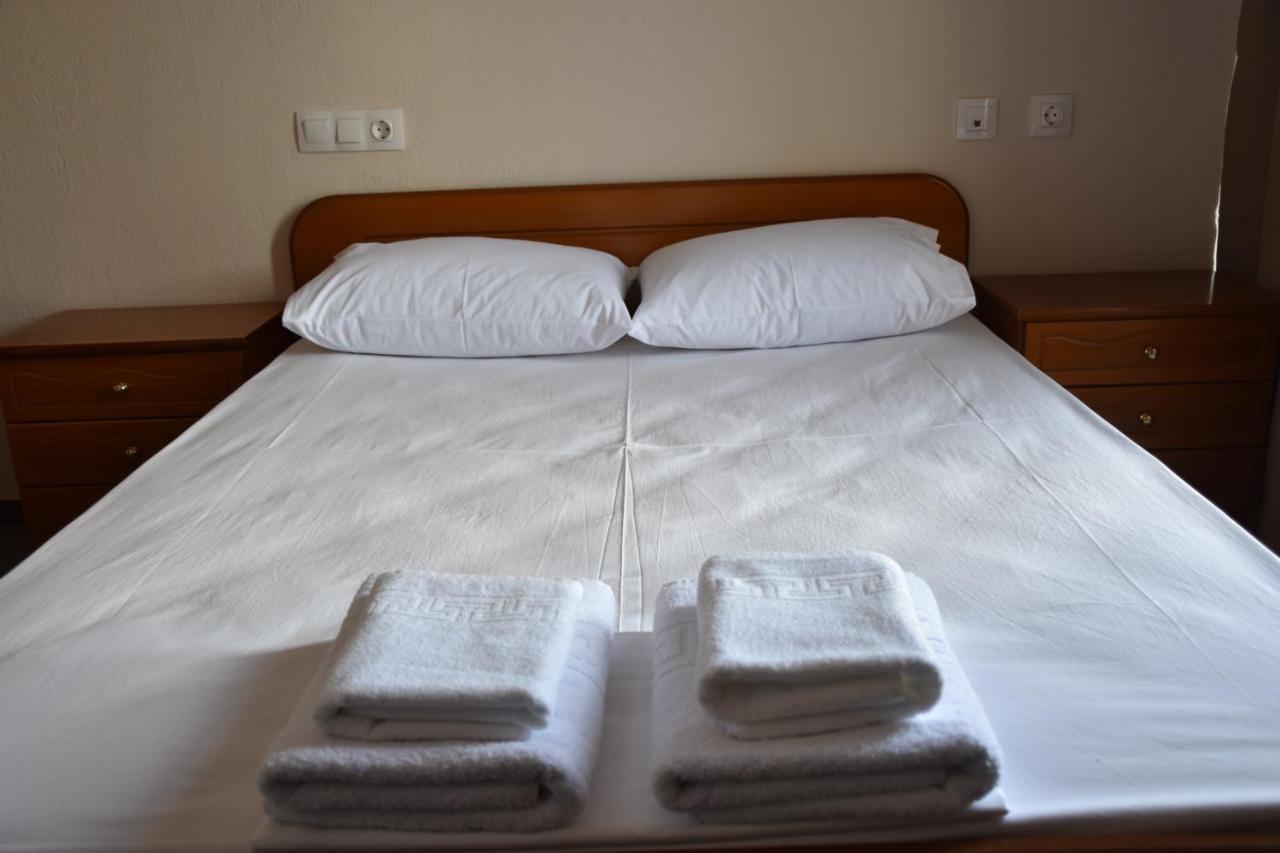 Parissas Hotel Tsotílion Екстериор снимка