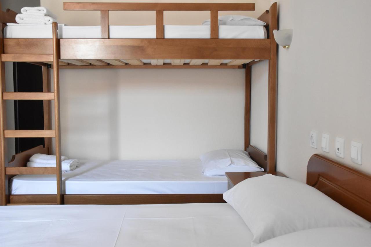 Parissas Hotel Tsotílion Екстериор снимка